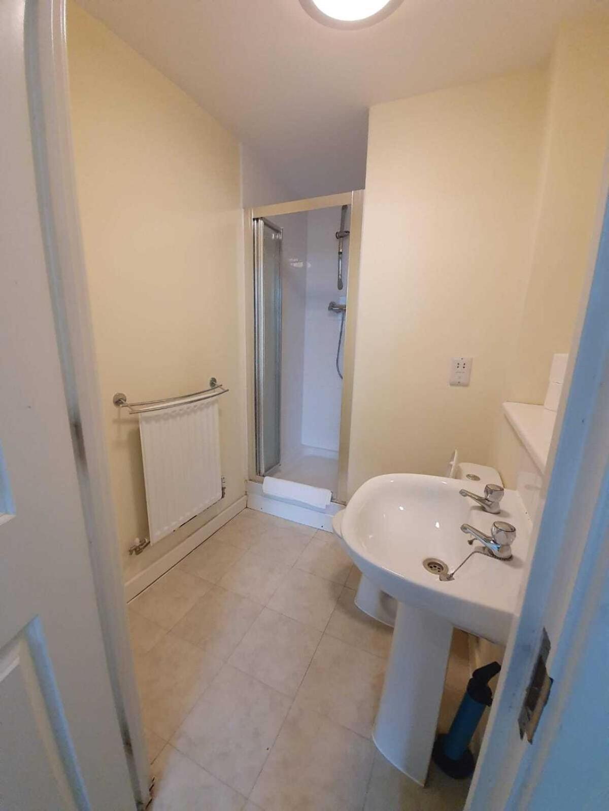 Dazzon Apartments - Hub - Central Mk Milton Keynes Room photo