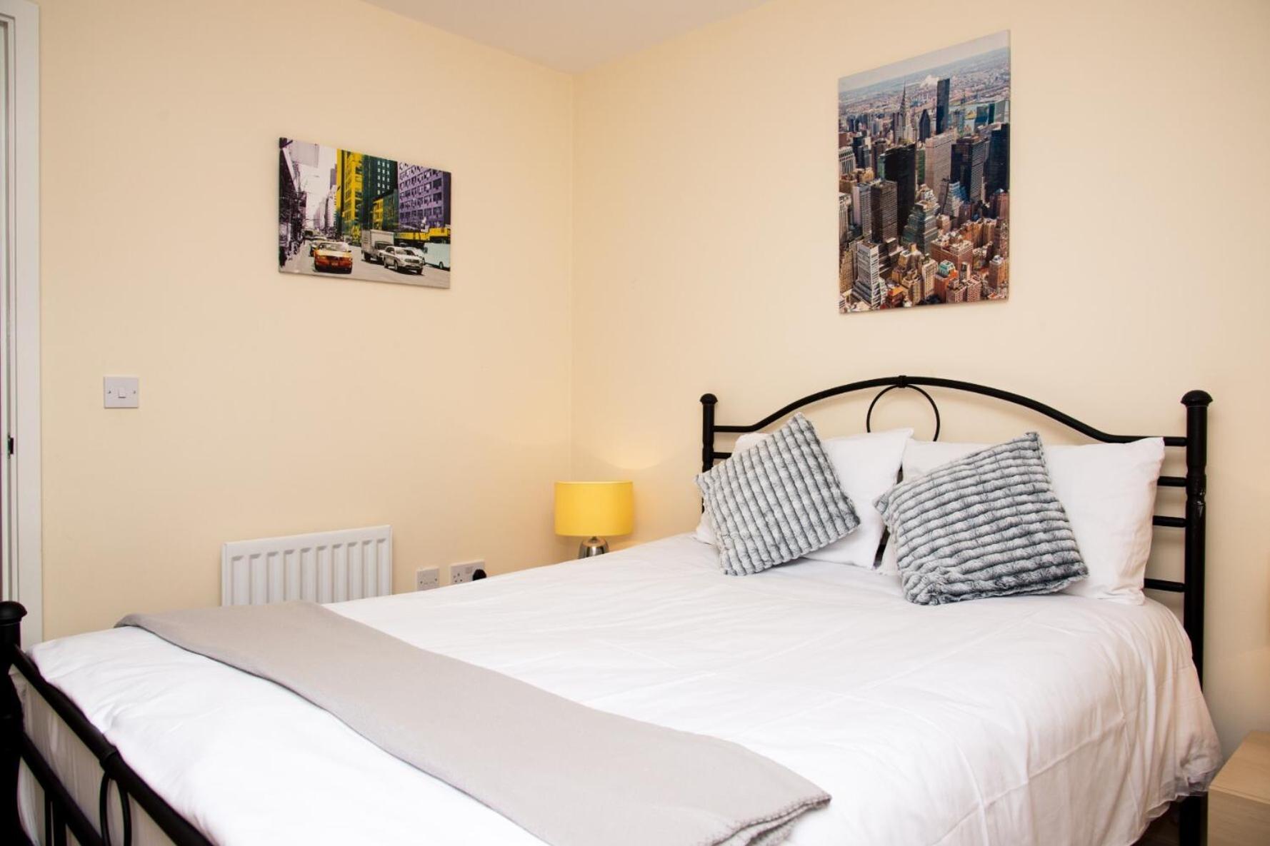 Dazzon Apartments - Hub - Central Mk Milton Keynes Room photo