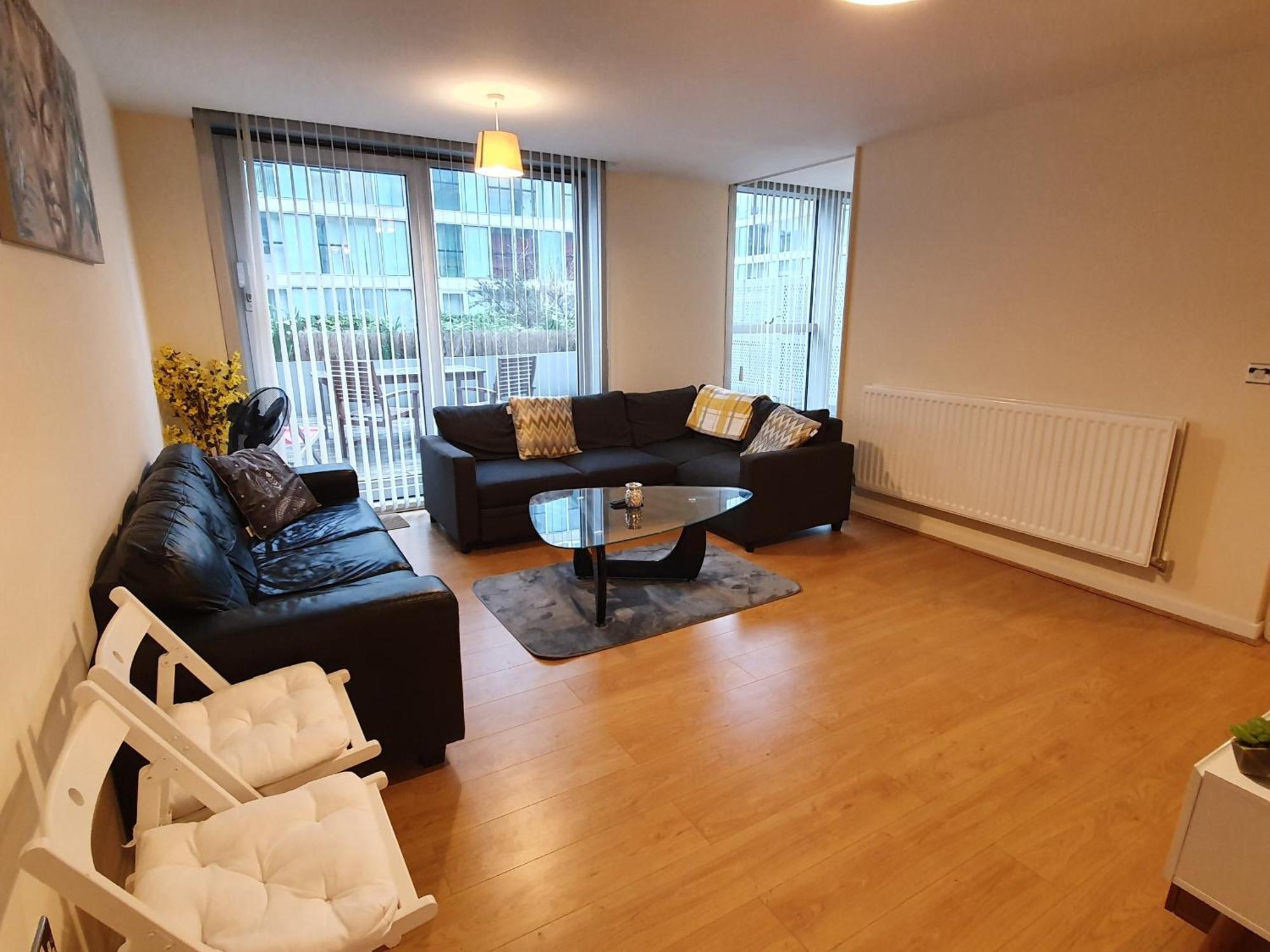 Dazzon Apartments - Hub - Central Mk Milton Keynes Room photo