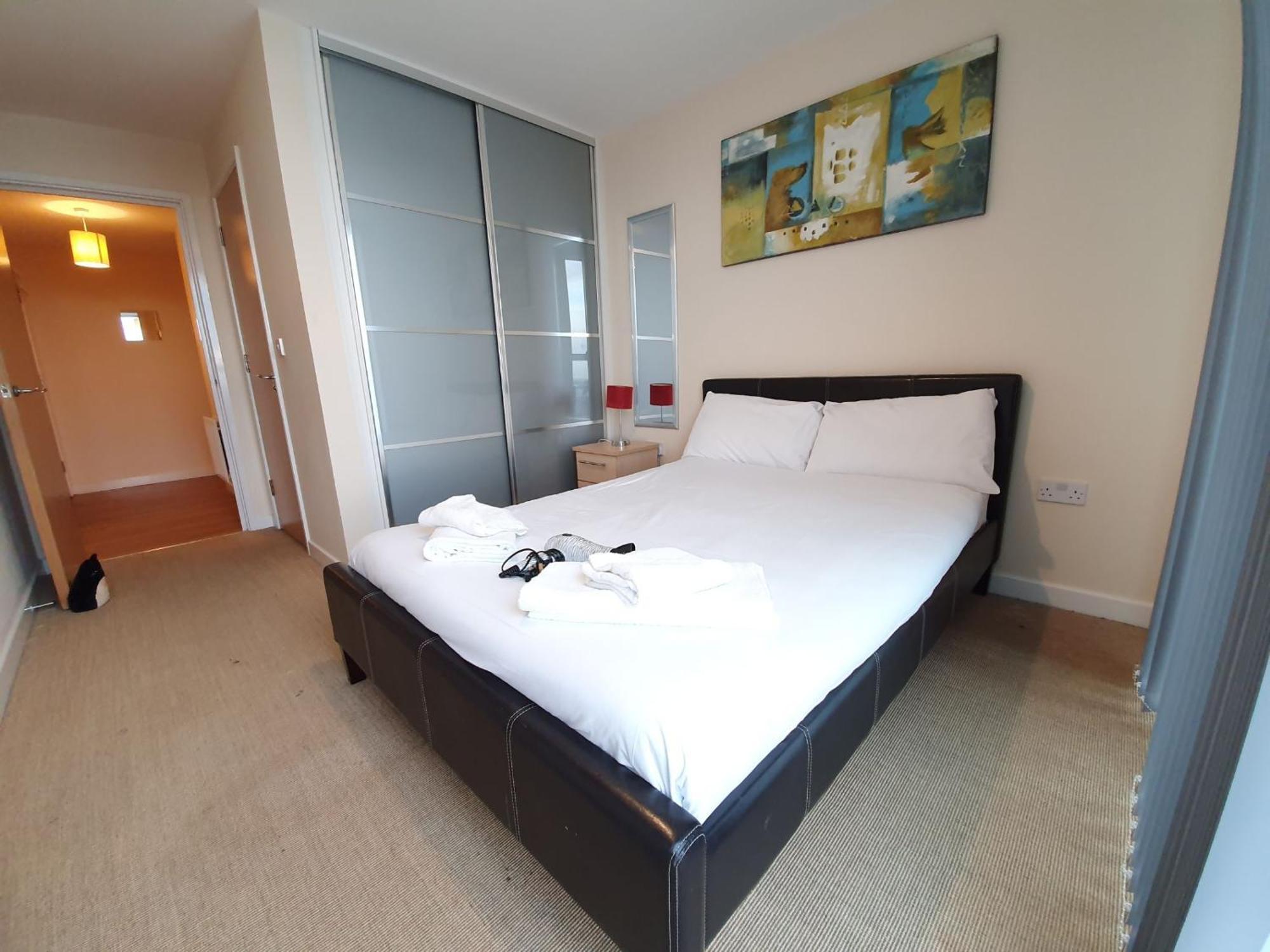 Dazzon Apartments - Hub - Central Mk Milton Keynes Room photo